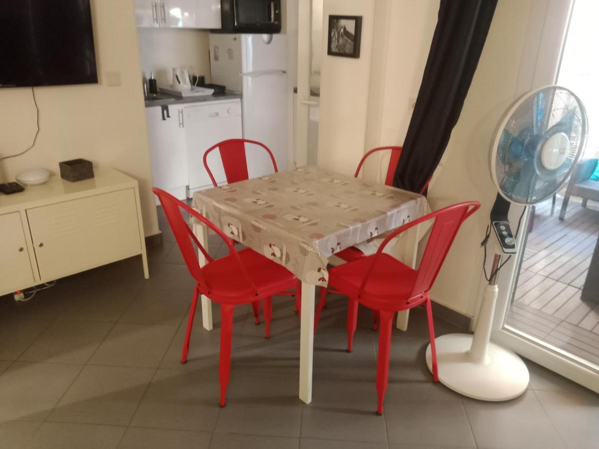 Апартаменты Studio Centre Avec Terrasse Ментона Экстерьер фото